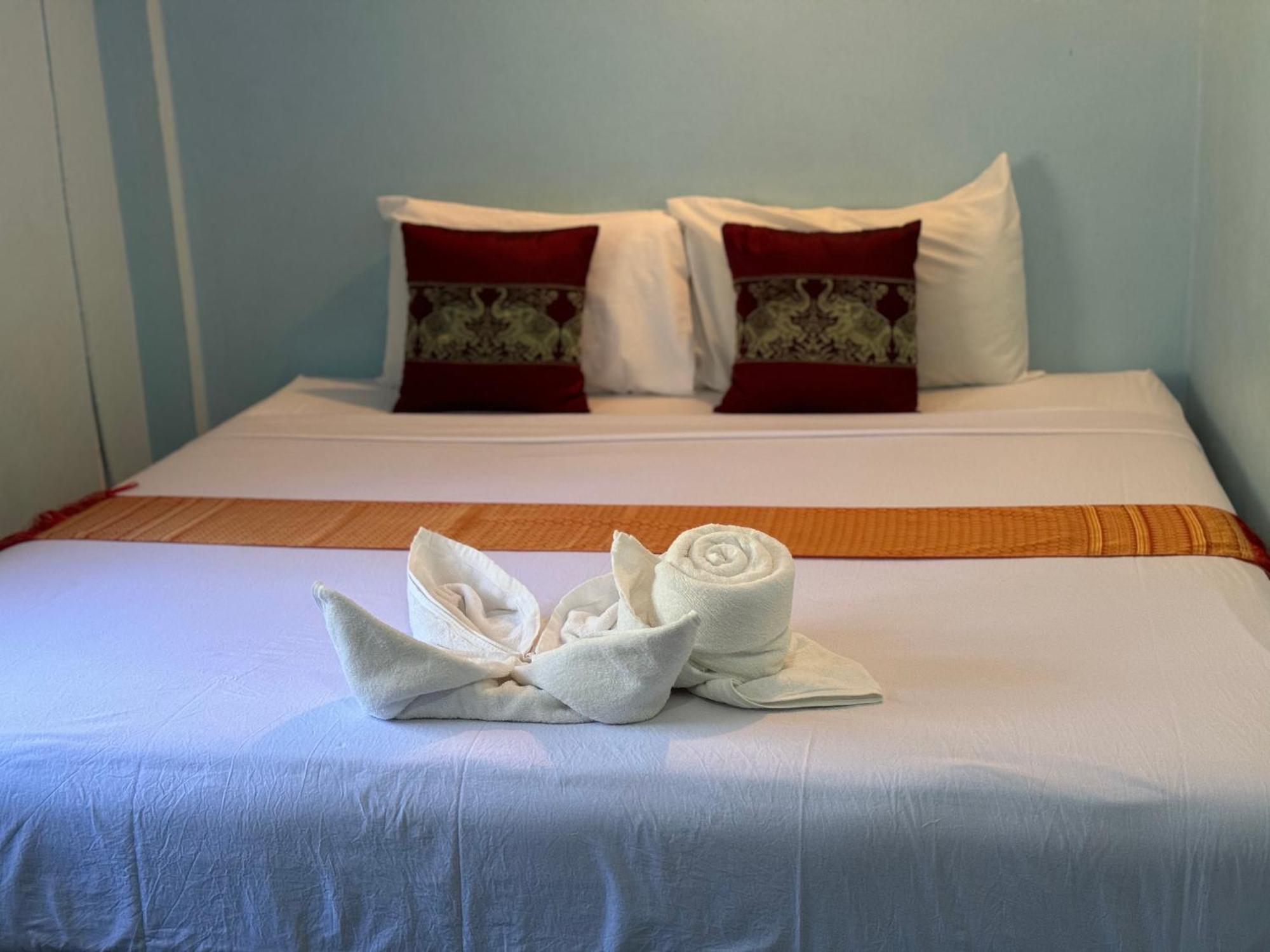 Baan Klong House Hotel Baan Khai Bagian luar foto