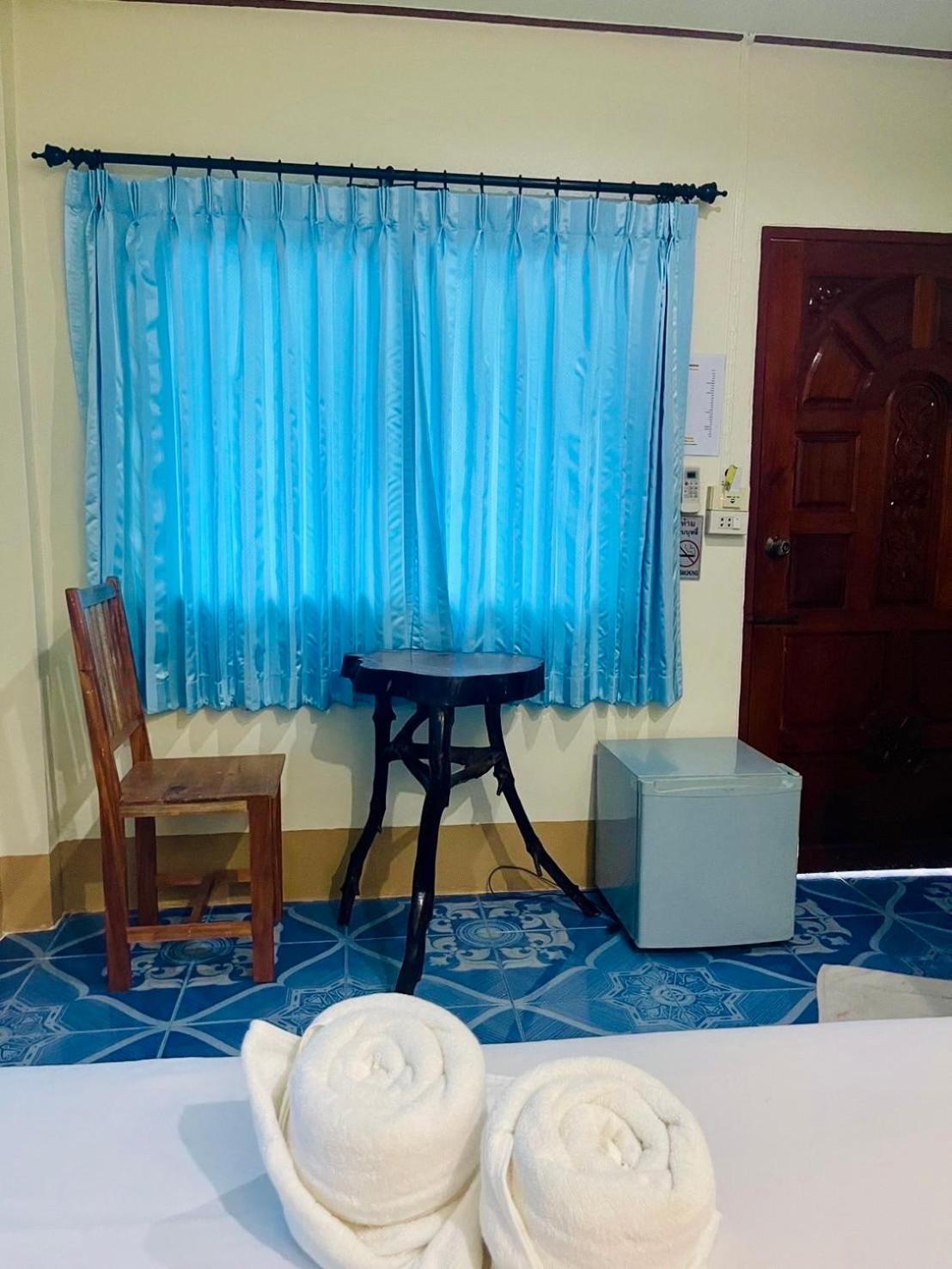 Baan Klong House Hotel Baan Khai Bagian luar foto