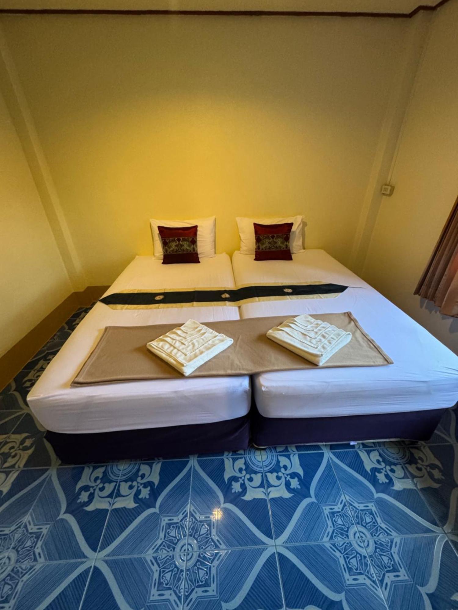 Baan Klong House Hotel Baan Khai Bagian luar foto