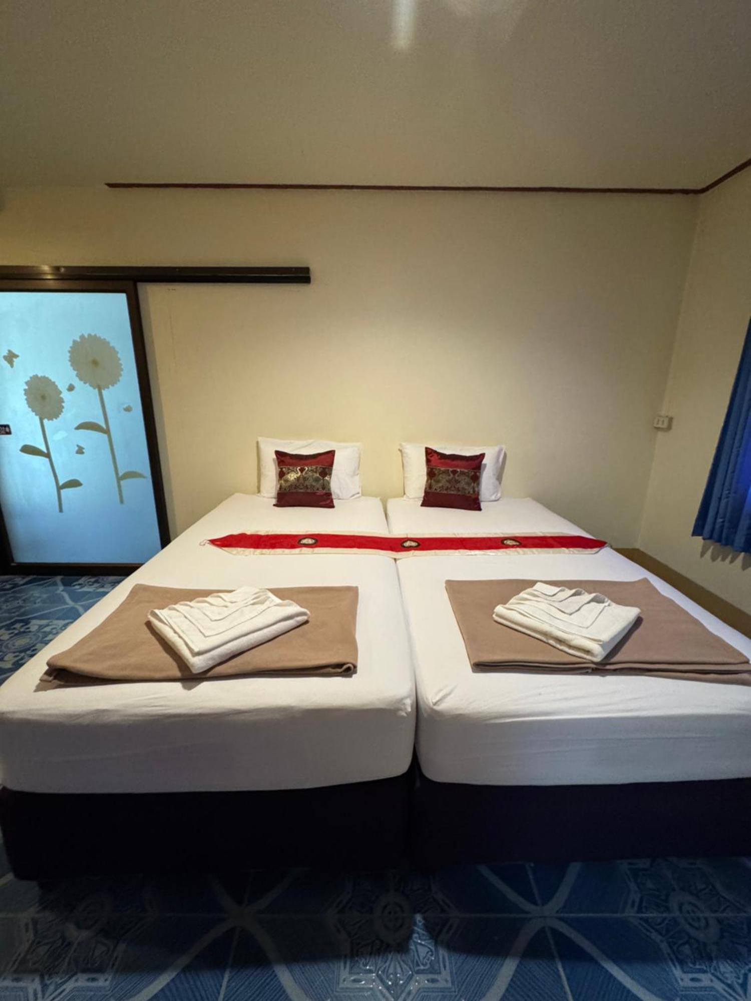 Baan Klong House Hotel Baan Khai Bagian luar foto
