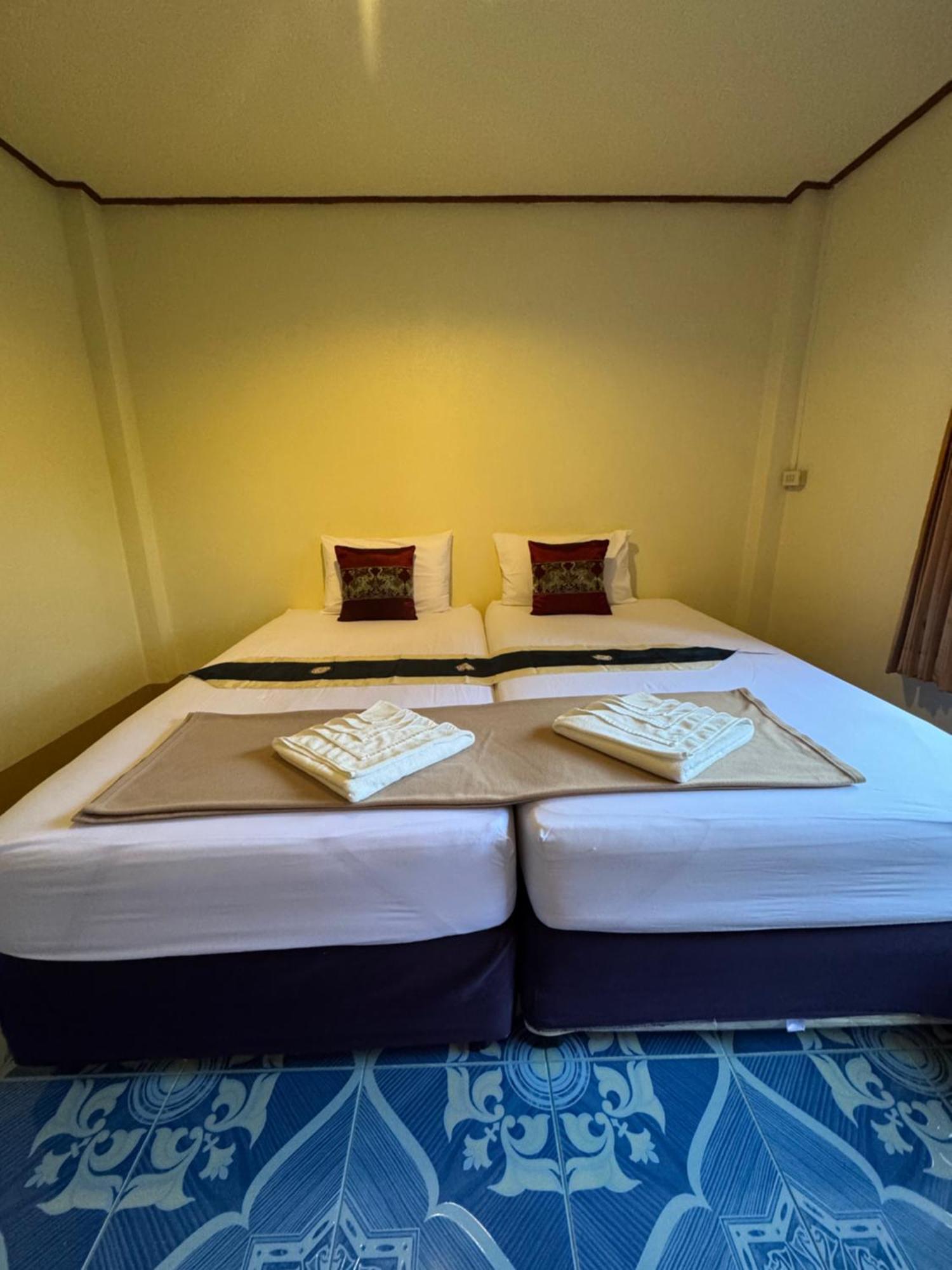 Baan Klong House Hotel Baan Khai Bagian luar foto