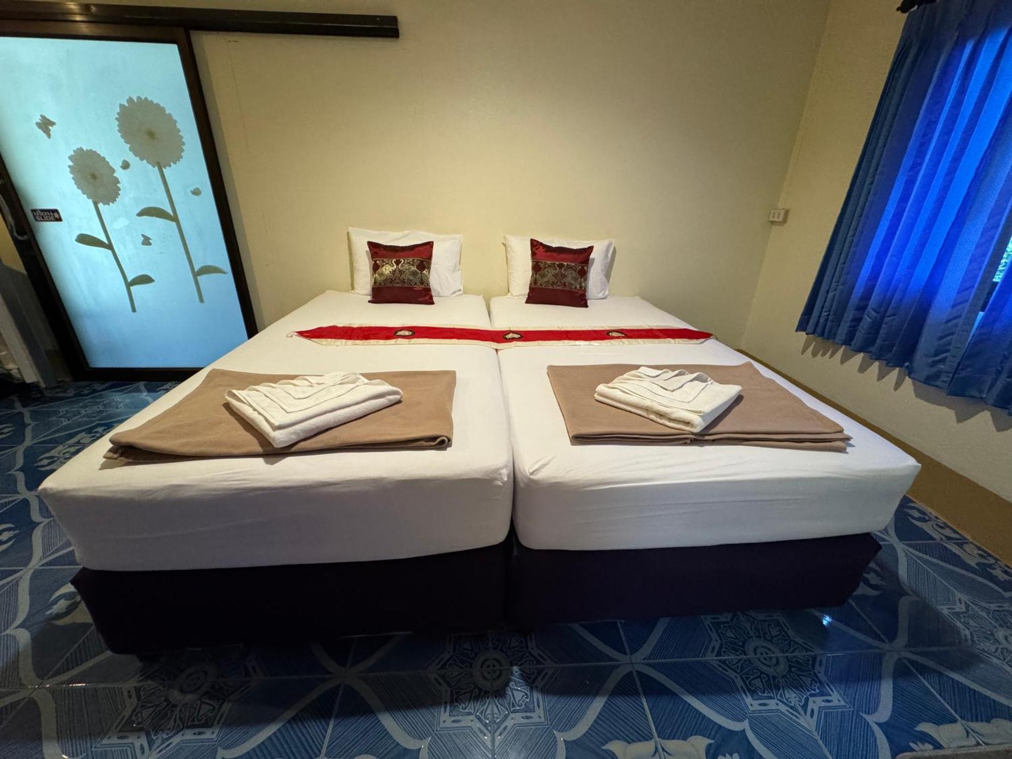 Baan Klong House Hotel Baan Khai Bagian luar foto